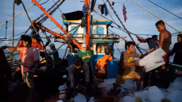 Dix ans après la victoire des Philippines, la Chine continue de repousser les pêcheurs de Scarborough