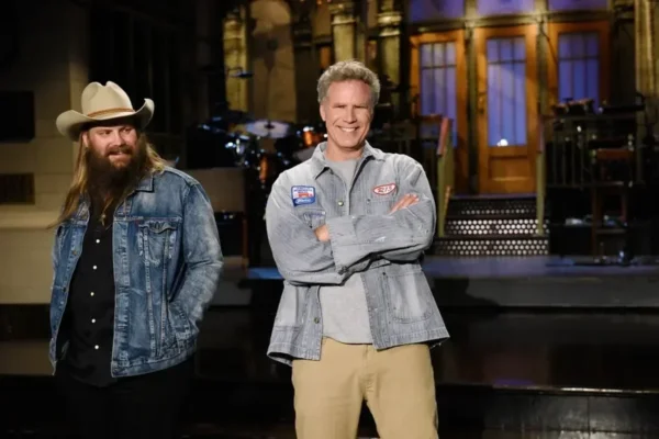 Will Ferrell enfile les sous-vêtements SKIMS de Kim Kardashian pour promouvoir The Hawk