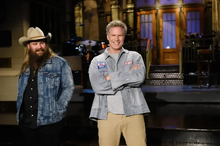 Will Ferrell enfile les sous-vêtements SKIMS de Kim Kardashian pour promouvoir The Hawk