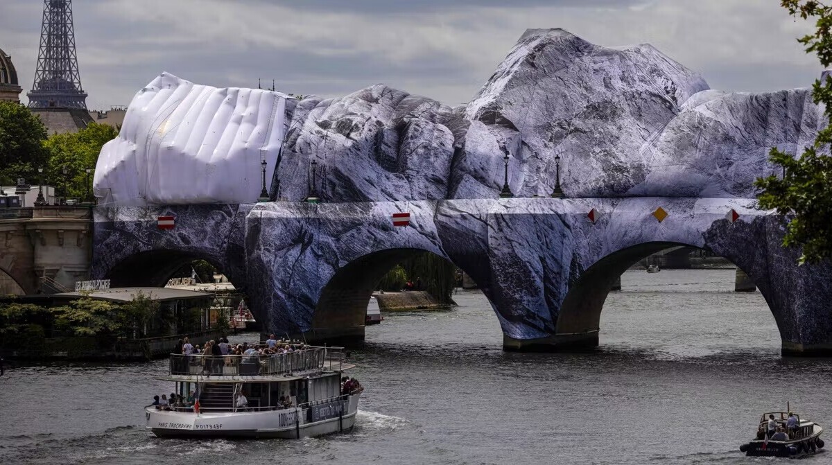La Caverne du Pont-Neuf de JR : 6,4 millions de spectateurs et 535 000 visiteurs en seulement 13 jours
