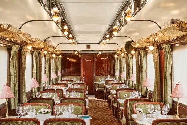 Cabourg lleva a sus visitantes a bordo del legendario Orient Express.