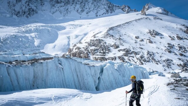 Deux alpinistes roumains retrouvés morts dans une crevasse du Grand Paradis Deux alpinistes roumains retrouvés morts dans une crevasse du Grand Paradis