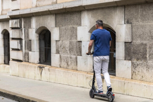 L’Italie impose une plaque aux trottinettes électriques pour lutter contre les accidents