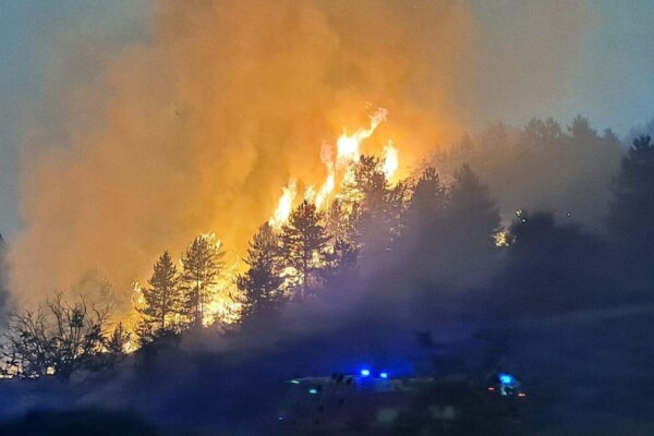 Incendie dans la Drôme : des habitants dénoncent un manque d'informations et le sentiment d'être « sacrifiés »
