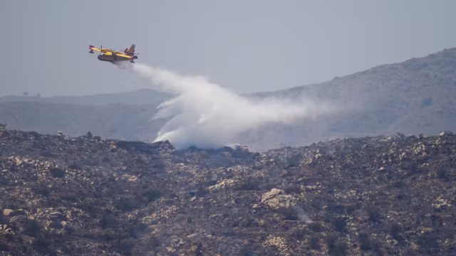 Incendies en Espagne : au moins 12 morts à Almería, les pompiers lancent la contre-offensive — photo