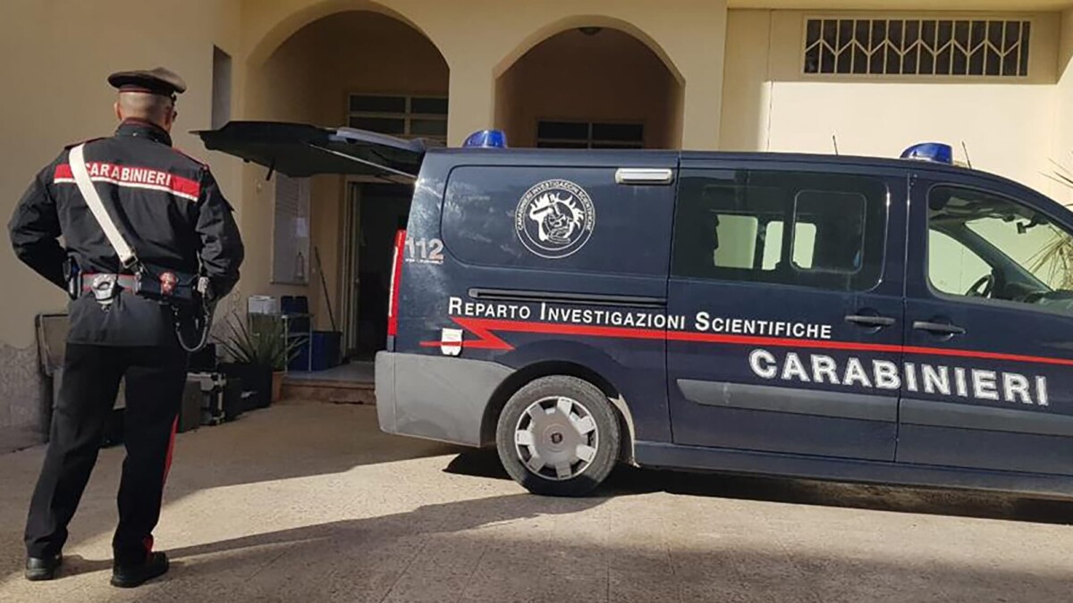 Italie : le corps d’un journaliste sportif retrouvé tué par balle et brûlé près de Naples