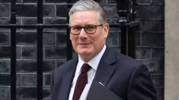 Keir Starmer défend son bilan international et met en garde son futur successeur