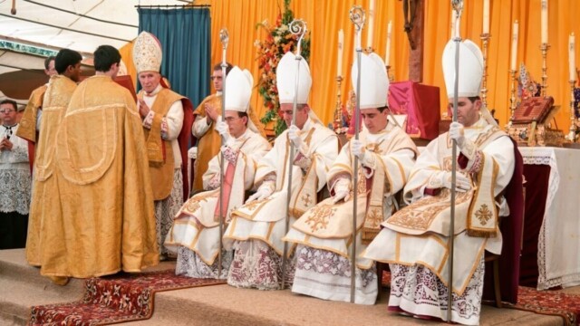 La Fraternité Saint-Pie X défie Rome en nommant quatre nouveaux évêques