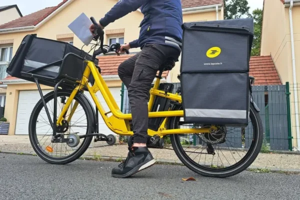 La Poste : des députés proposent une refonte du service postal face aux difficultés financières