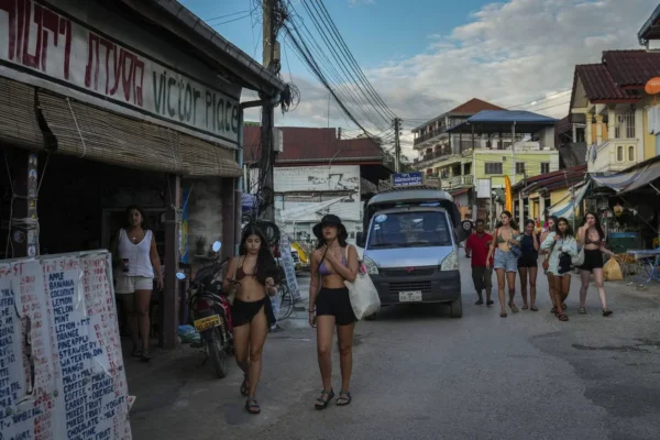 Laos : les circonstances de la mort de six touristes restent floues, malgré la présence de méthanol