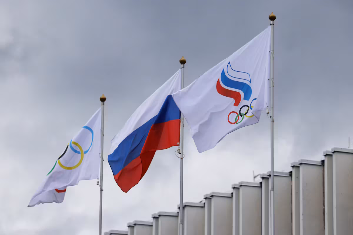 Le CIO justifie la réintégration provisoire du comité olympique russe face aux critiques de plusieurs pays de l'UE