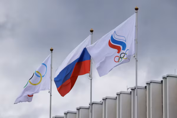 Le CIO justifie la réintégration provisoire du comité olympique russe face aux critiques de plusieurs pays de l'UE