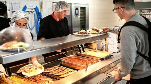 euro — Les restaurants universitaires sous pression avec la généralisation du repas à 1 euro euro — Les restaurants universitaires sous pression avec la généralisation du repas à 1 euro
