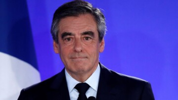 Liban : François Fillon participe à la préparation de 6 000 repas pour les plus démunis