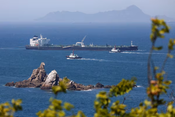 Malgré une perte record d'approvisionnement, le marché pétrolier résiste à la guerre en Iran, mais les risques persistent