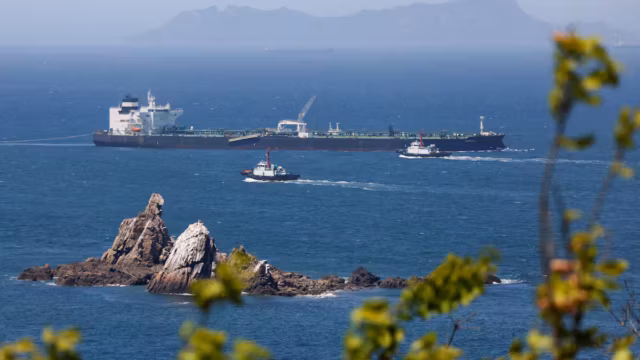 Malgré une perte record d'approvisionnement, le marché pétrolier résiste à la guerre en Iran, mais les risques persistent