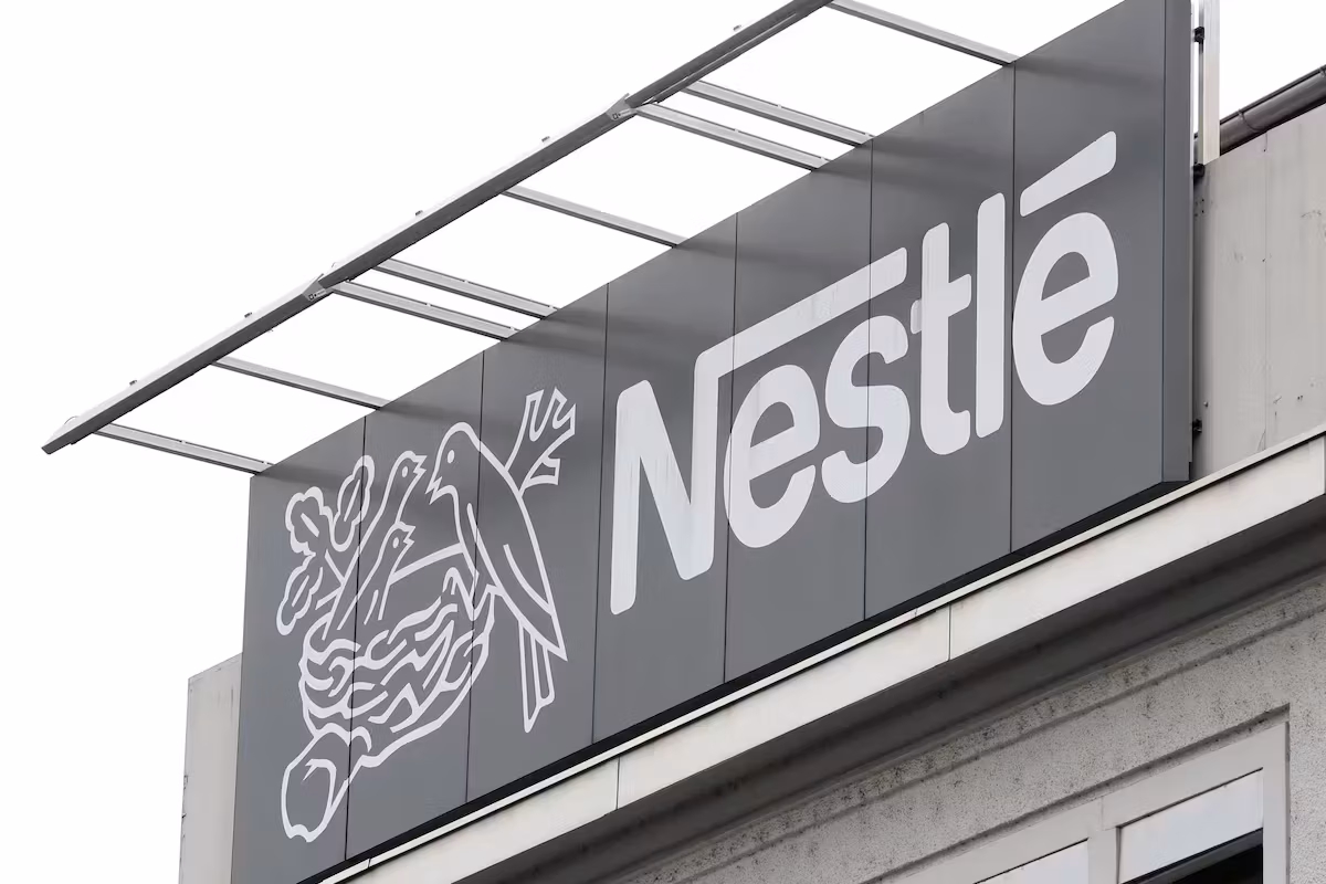 Nestlé va supprimer tous les colorants artificiels de ses produits d’ici fin 2026