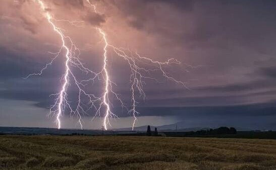 Orages dans le Sud-Ouest : 20.000 foyers toujours privés d'électricité après une nuit de violents intempéries