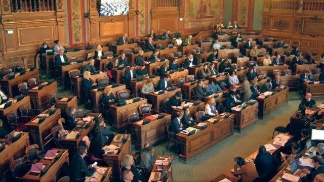 Paris adopte un budget rectificatif 2026 sous tension, l’opposition critique la politique périscolaire Paris adopte un budget rectificatif 2026 sous tension, l'opposition critique la politique périscolaire