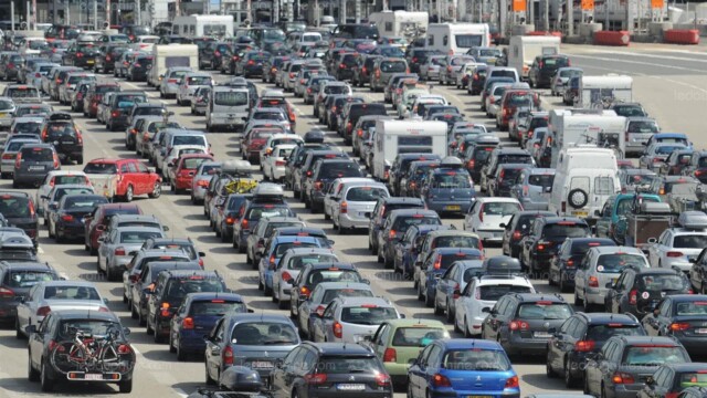 Premier grand chassé-croisé de l'été : circulation très difficile attendue dès vendredi Premier grand chassé-croisé de l'été : circulation très difficile attendue dès vendredi