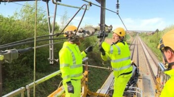 Rails nettoyés, caténaires inspectées : la SNCF prépare le retour des trains au sud de Bordeaux