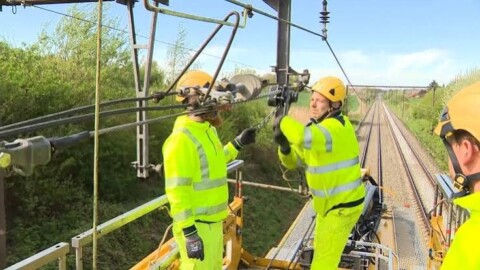 Rails nettoyés, caténaires inspectées : la SNCF prépare le retour des trains au sud de Bordeaux