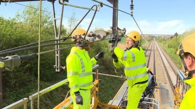 Rails nettoyés, caténaires inspectées : la SNCF prépare le retour des trains au sud de Bordeaux