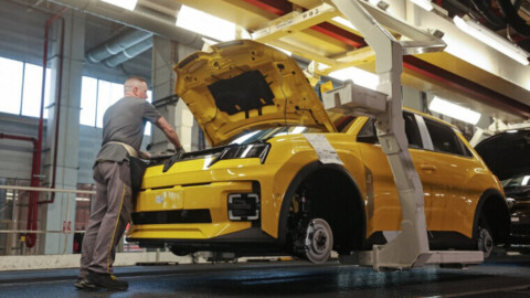 Renault franchit le cap du million de véhicules électriques produits en France