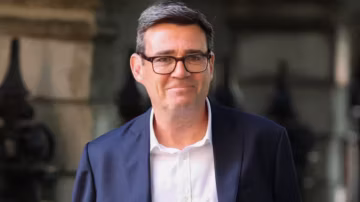 Royaume-Uni : Andy Burnham promet de reconstruire la puissance militaire du pays face aux nouvelles menaces