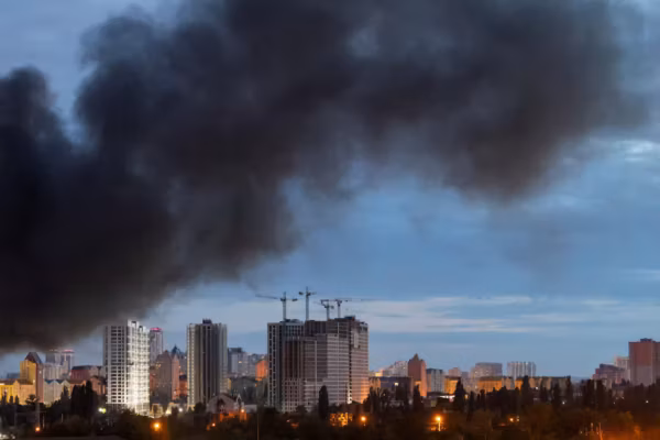 Russie–Ukraine : une nouvelle vague de frappes fait au moins deux morts et 19 blessés