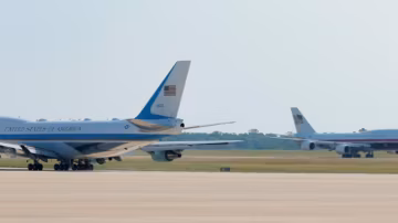Trump choisit finalement son ancien Air Force One et relance la polémique autour du Boeing offert par le Qatar