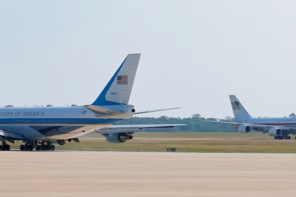 Trump choisit finalement son ancien Air Force One et relance la polémique autour du Boeing offert par le Qatar