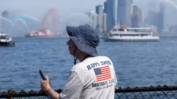 Un navire environnemental exclu d’un défilé naval à New York pour des messages jugés politiques