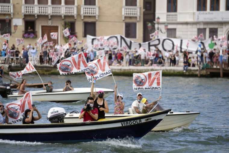 Venise : affrontements lors d'une manifestation contre le yacht de l'ambassadeur américain