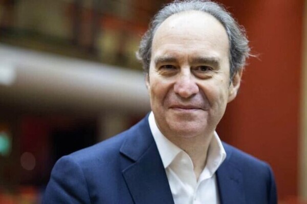 Xavier Niel Devient Le Premier Actionnaire De Vodafone Avec Un Investissement De 5,1 Milliards D&Rsquo;Euros — Photo