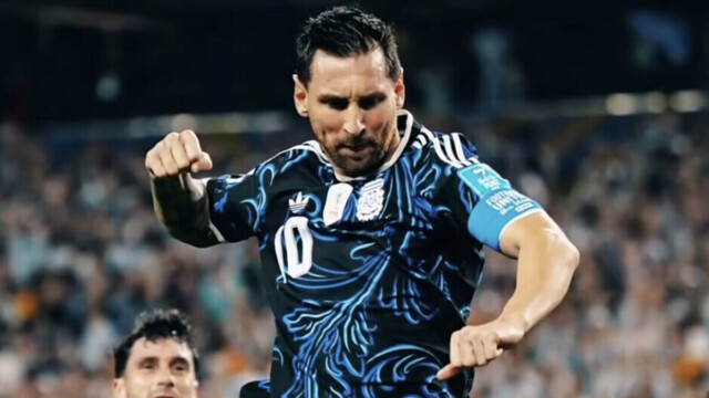 — Gros indice pour Messi ? Le compte officiel du Ballon d’Or confirme qu’un joueur peut remporter le trophée sans jouer en Europe — Gros indice pour Messi ? Le compte officiel du Ballon d’Or confirme qu’un joueur peut remporter le trophée sans jouer en Europe