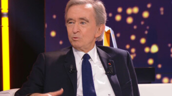 Bernard Arnault répond à l’enquête du "Monde", nie toute guerre familiale et débarque sur X
