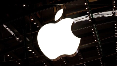 Apple bat des records au troisième trimestre mais ses prévisions refroidissent les marchés