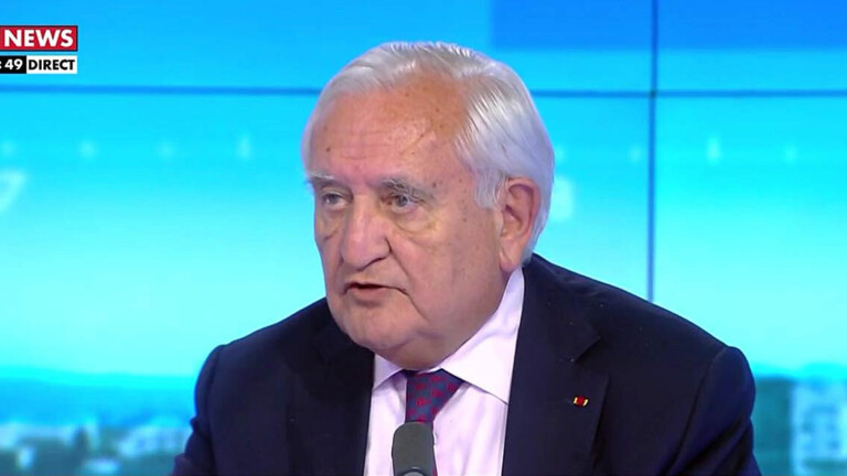Raffarin : après l’accident de sa voiture de fonction avec un scooter, le parquet ouvre une enquête Raffarin : après l’accident de sa voiture de fonction avec un scooter, le parquet ouvre une enquête