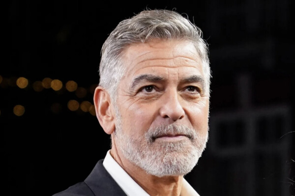 George Clooney premiato a Venezia: la Mostra del Cinema di Venezia gli conferirà il Leone d'Oro alla carriera.