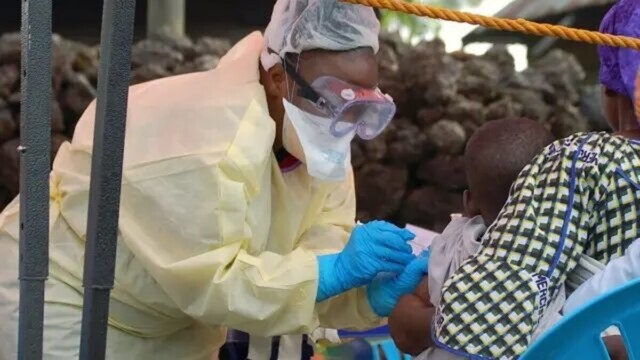 Ebola en RDC : les pays voisins renforcent leur dispositif face à l’épidémie