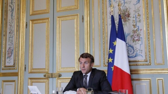 Emmanuel Macron renonce à l’interview traditionnelle du 14 juillet Emmanuel Macron renonce à l'interview traditionnelle du 14 juillet