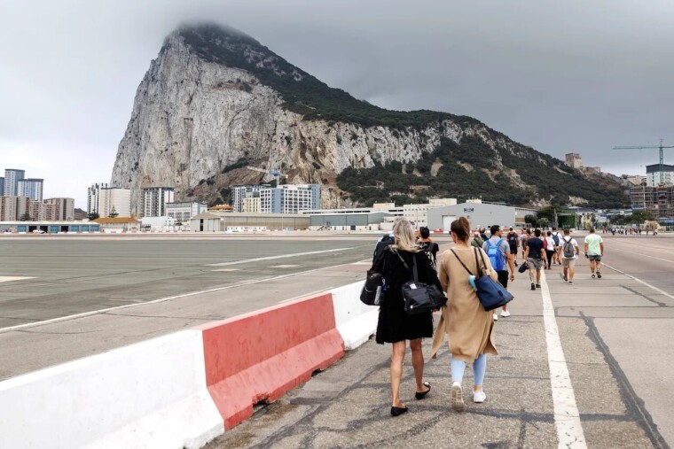 Gibraltar intègre l’espace Schengen, la clôture frontalière avec l’Espagne abattue
