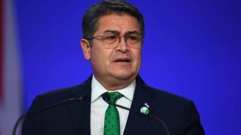 Gracié par Trump, l’ex-président hondurien Hernandez rentre au pays