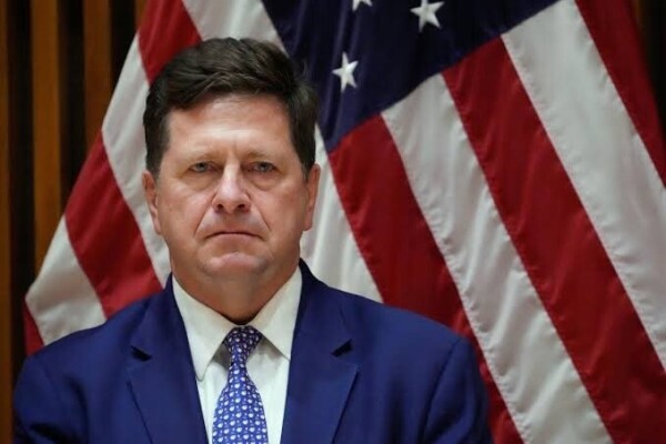 Jay Clayton, choix de Trump pour le renseignement, franchit l’étape du Sénat