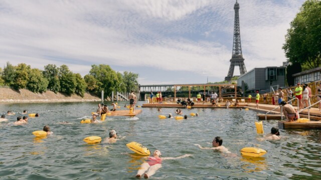 La baignade dans la Seine reprend à Paris avec trois sites gratuits et surveillés