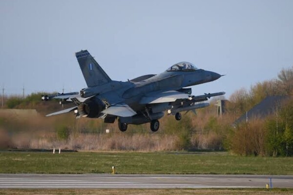 La Bulgarie veut accueillir des avions ravitailleurs américains pour soutenir les opérations au Moyen-Orient