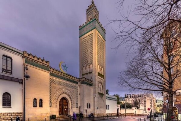 La Grande Mosquée de Paris fête ses cent ans entre histoire coloniale et émancipation