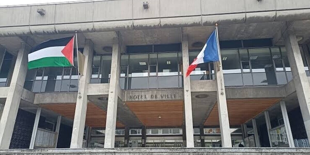 La justice ordonne au maire LFI de Vaulx-en-Velin de retirer le drapeau palestinien de la mairie