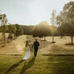 Le Royaume-Uni veut autoriser les mariages en forêt, sur les plages et en mer